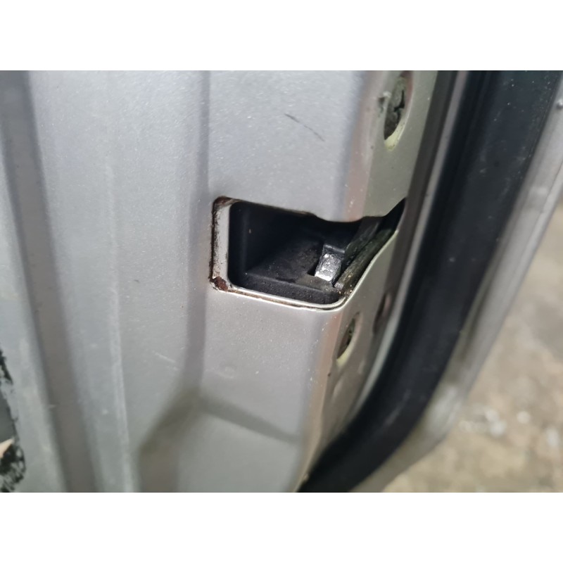 CERRADURA PUERTA DELANTERA DERECHA 