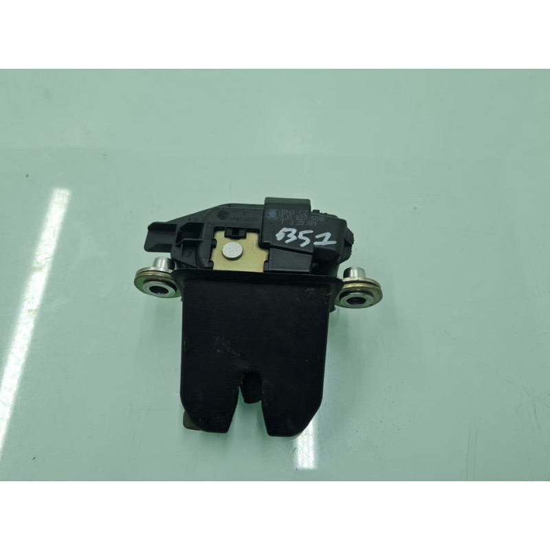CERRADURA MALETERO / PORTON 5J0827501B 
