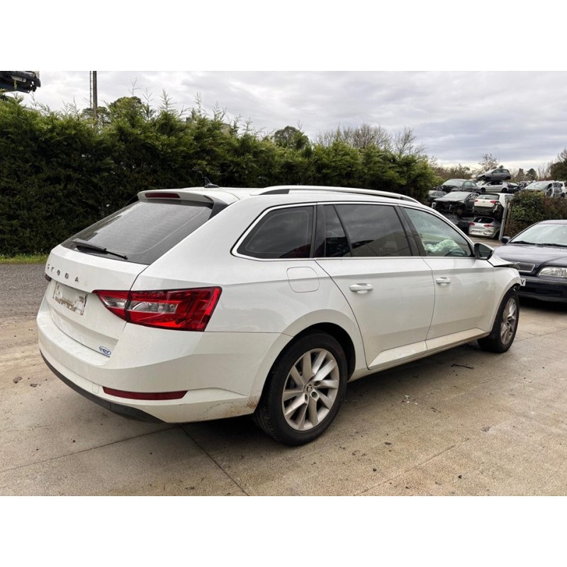 SKODA SUPERB COMBI (3V5)