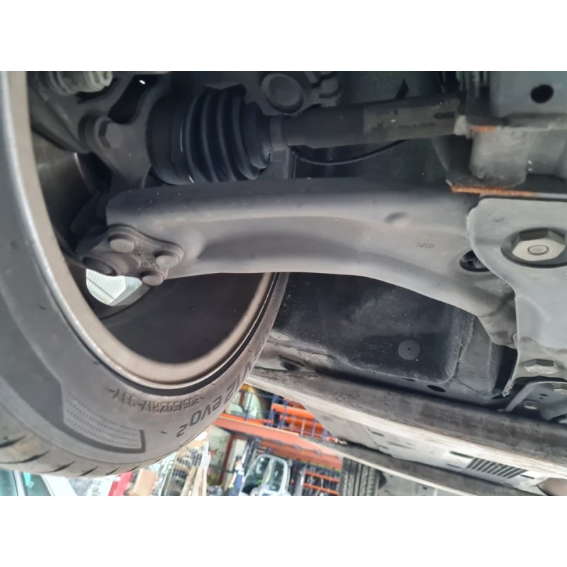 BRAZO SUSPENSION INFERIOR DELANTERO DERECHO 