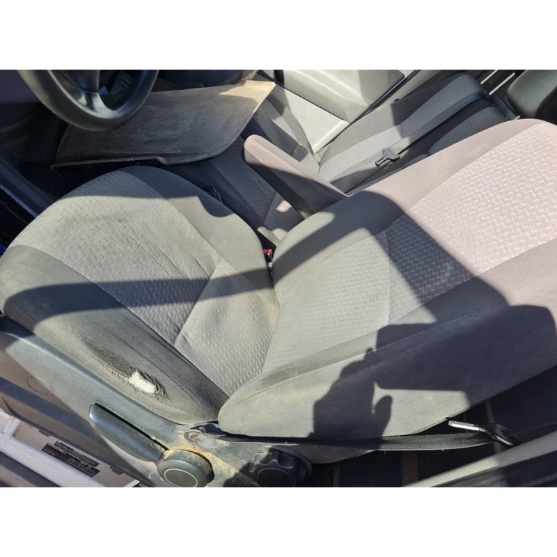 ASIENTO DELANTERO IZQUIERDO 
