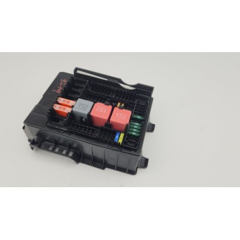 CAJA RELES / FUSIBLES A2239061502 