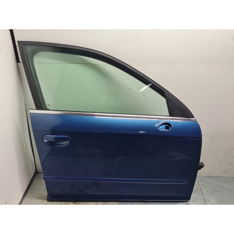 PUERTA DELANTERA DERECHA 3R0831052 