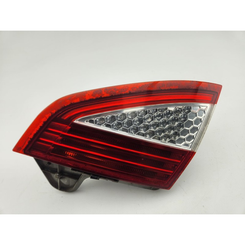PILOTO TRASERO DERECHO INTERIOR 7S7113A602NF 