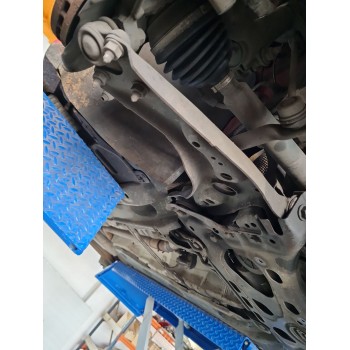 BRAZO SUSPENSION INFERIOR DELANTERO DERECHO 5Q0407152J 