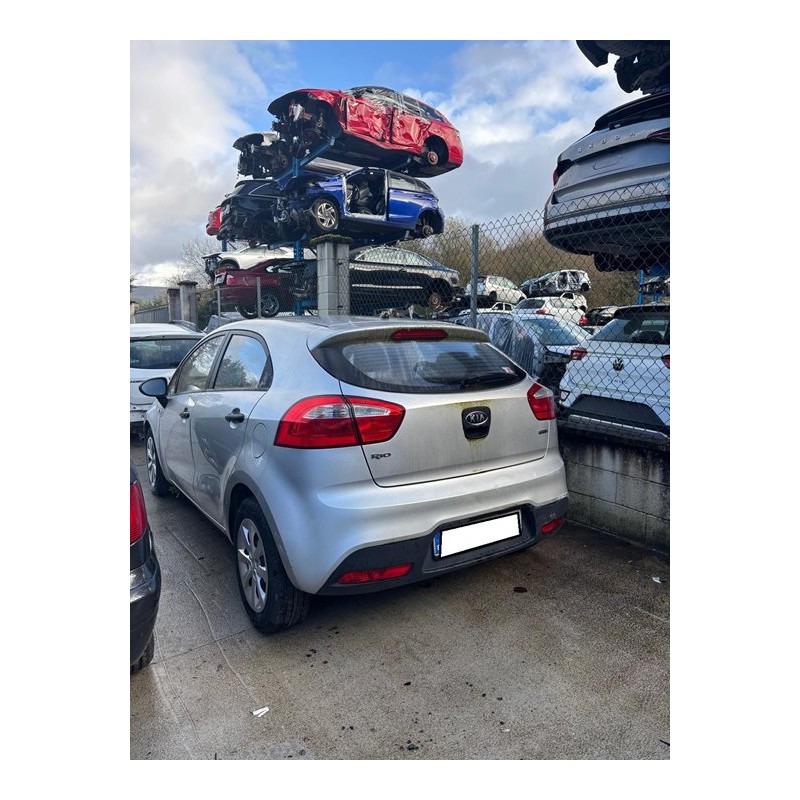 kia rio del año 2013
