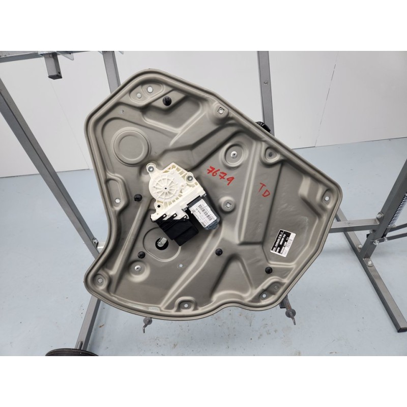 ELEVALUNAS TRASERO DERECHO 1Z0839656C 