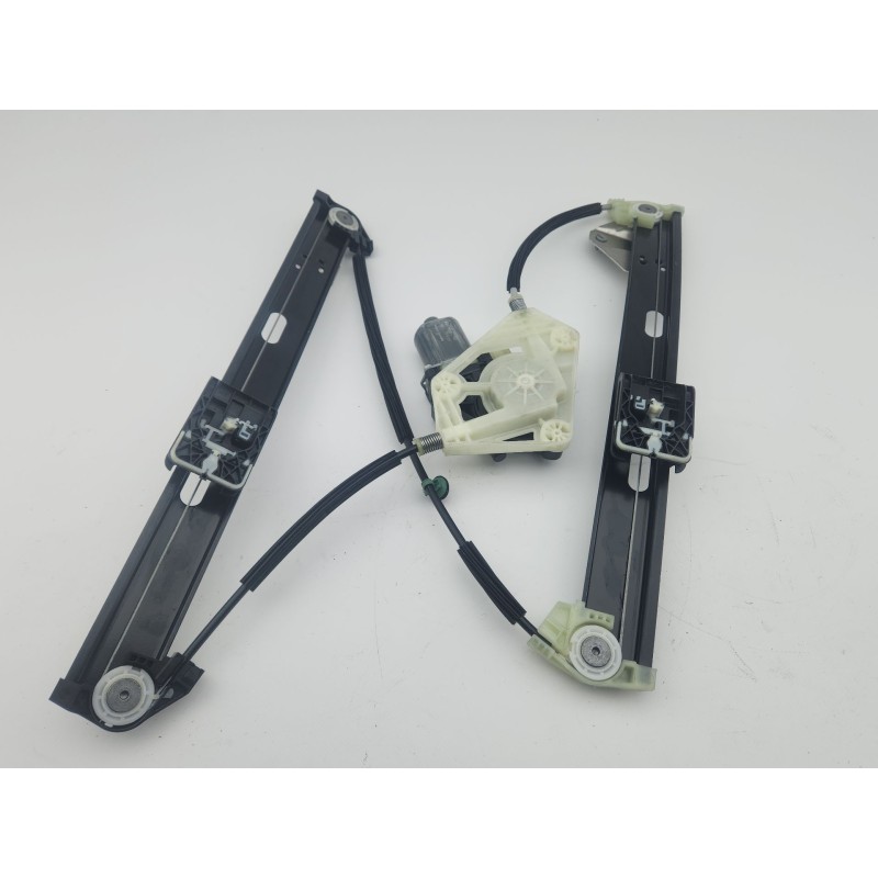 ELEVALUNAS DELANTERO IZQUIERDO 82G837461A 