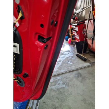 CERRADURA PUERTA TRASERA DERECHA 5K4839016Q 