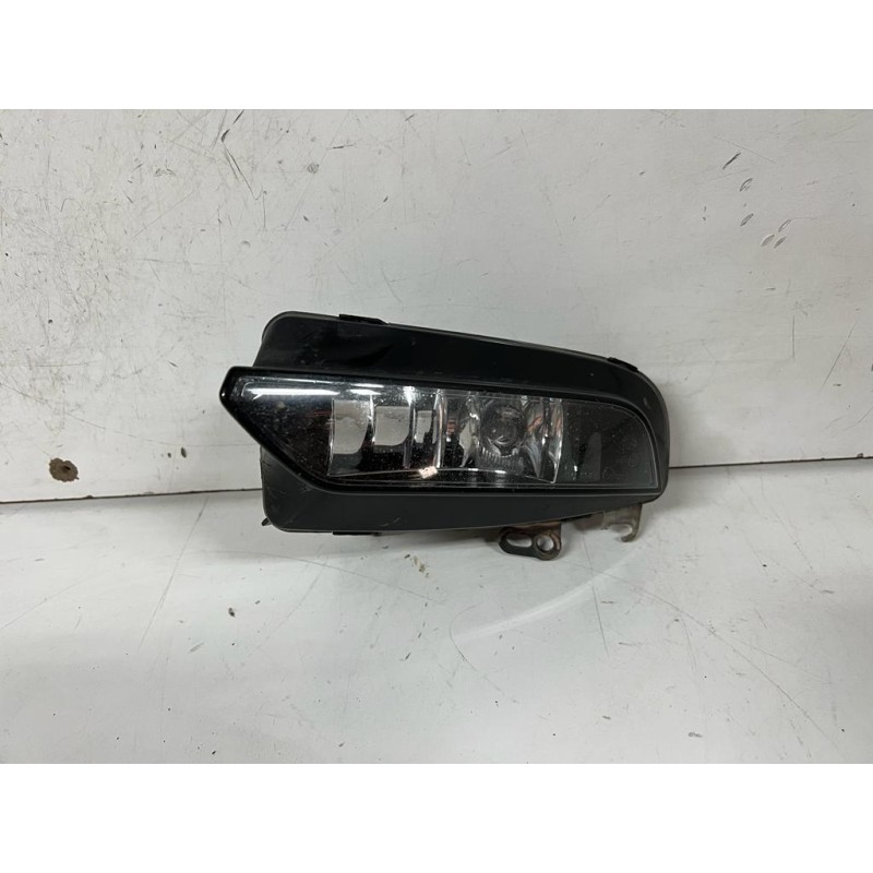 FARO ANTINIEBLA IZQUIERDO 8V0941699C 