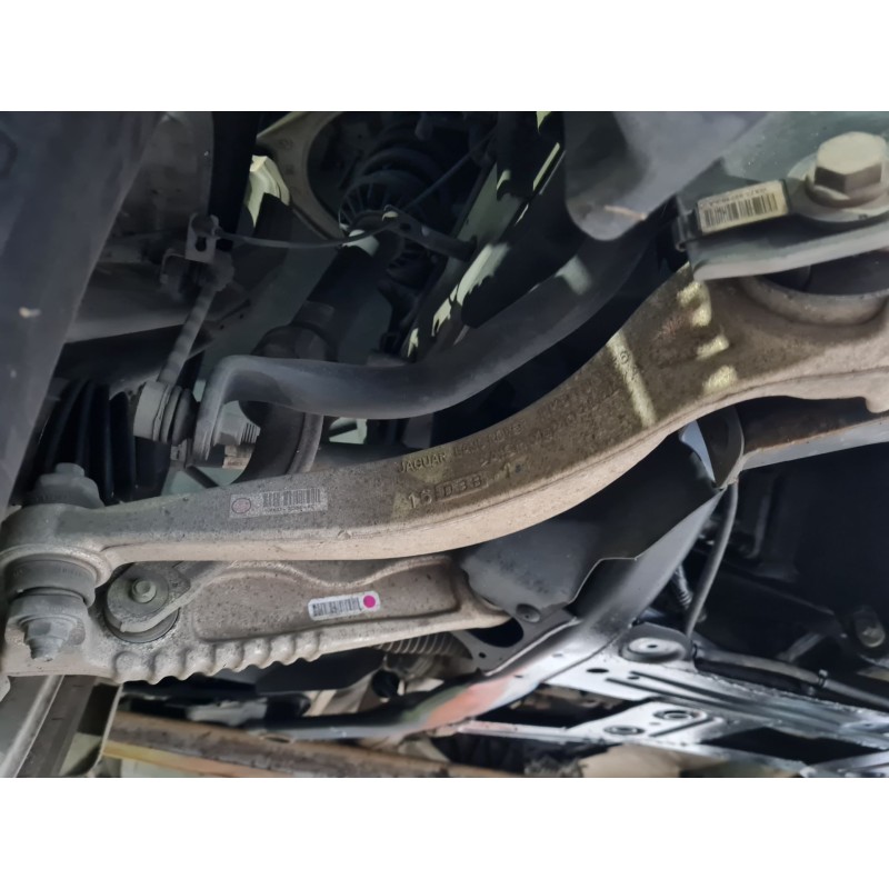 BRAZO SUSPENSION INFERIOR DELANTERO DERECHO HK833C256AD 