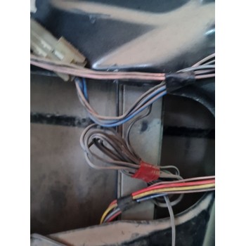 ELEVALUNAS DELANTERO IZQUIERDO 8340257B00 