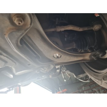 BRAZO SUSPENSION INFERIOR DELANTERO DERECHO 