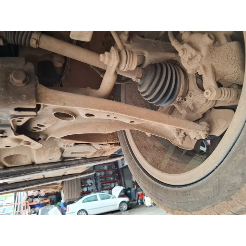 BRAZO SUSPENSION INFERIOR DELANTERO IZQUIERDO 