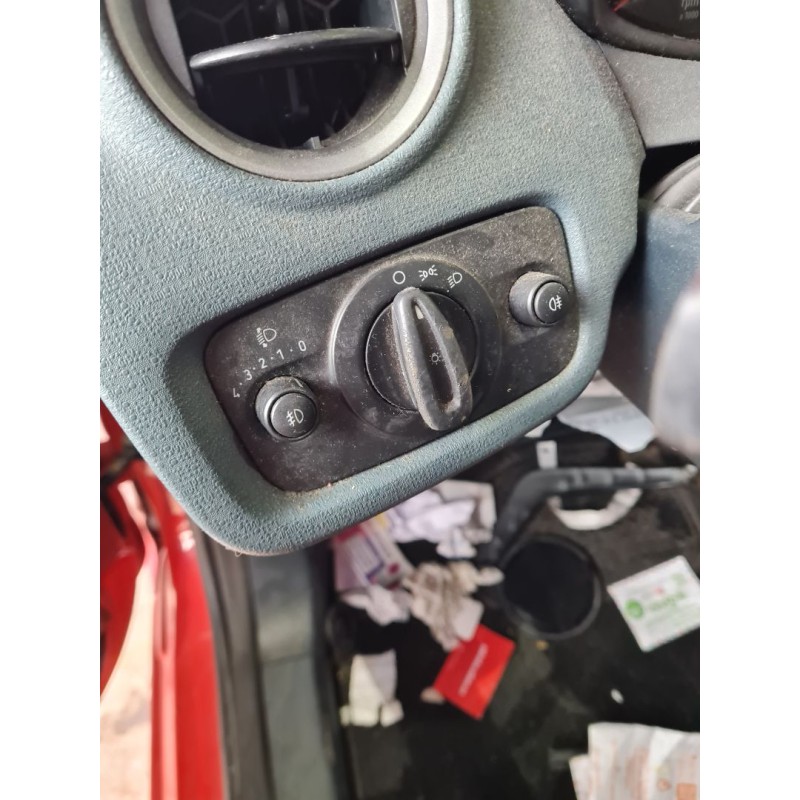 MANDO LUCES 8A6T13A824 