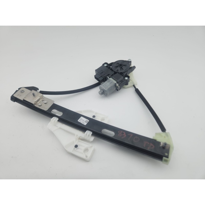 ELEVALUNAS TRASERO DERECHO 82G839462A 