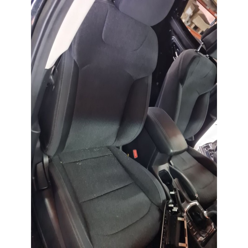 ASIENTO DELANTERO DERECHO 