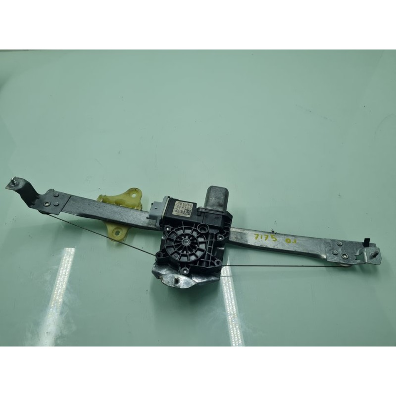 ELEVALUNAS DELANTERO IZQUIERDO 807019225R 
