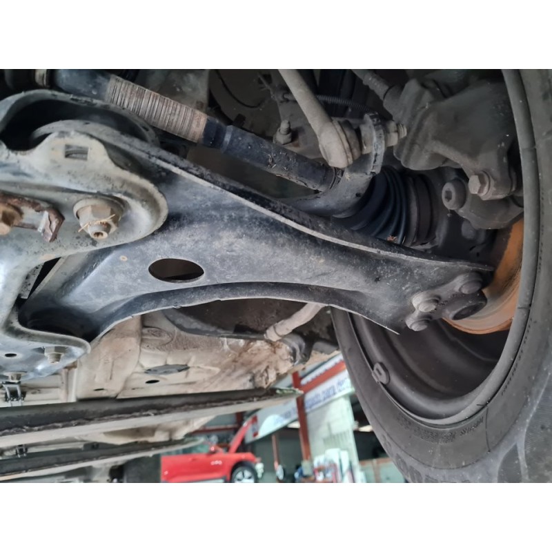BRAZO SUSPENSION INFERIOR DELANTERO IZQUIERDO 