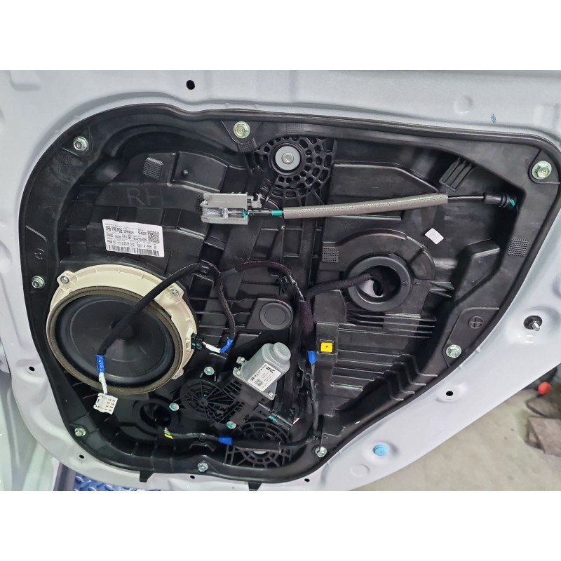 ELEVALUNAS TRASERO DERECHO 83480G4220 