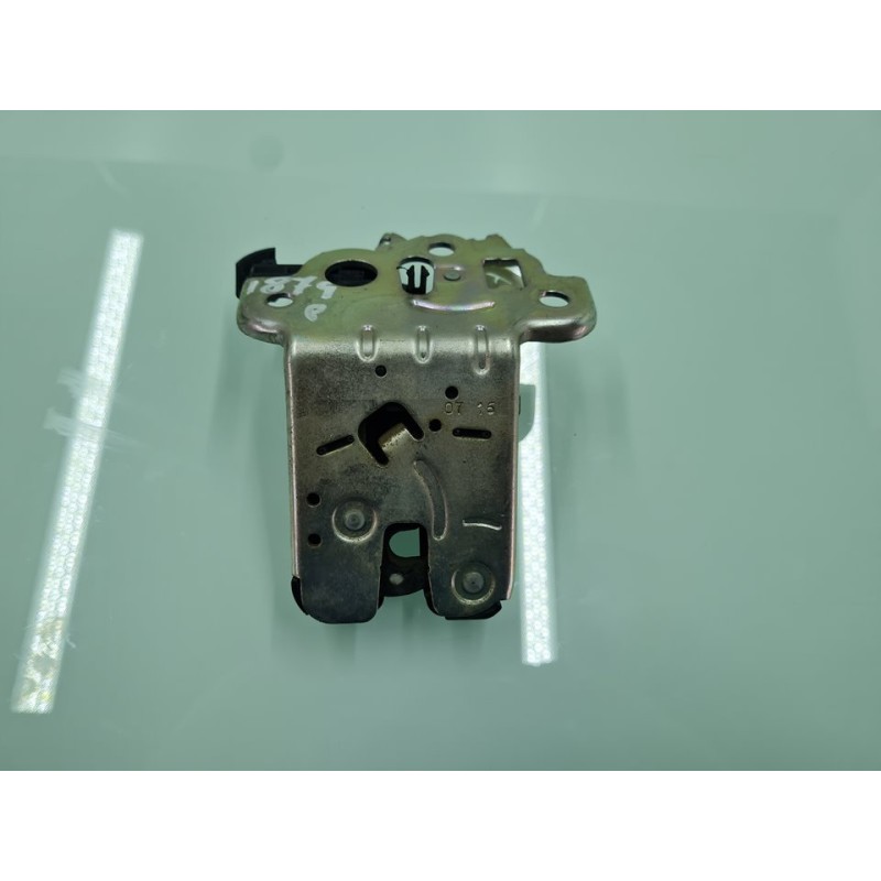 CERRADURA MALETERO / PORTON 8R0827505A 