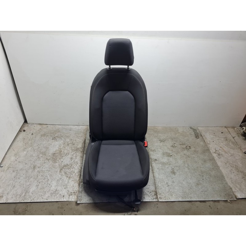 ASIENTO DELANTERO DERECHO 