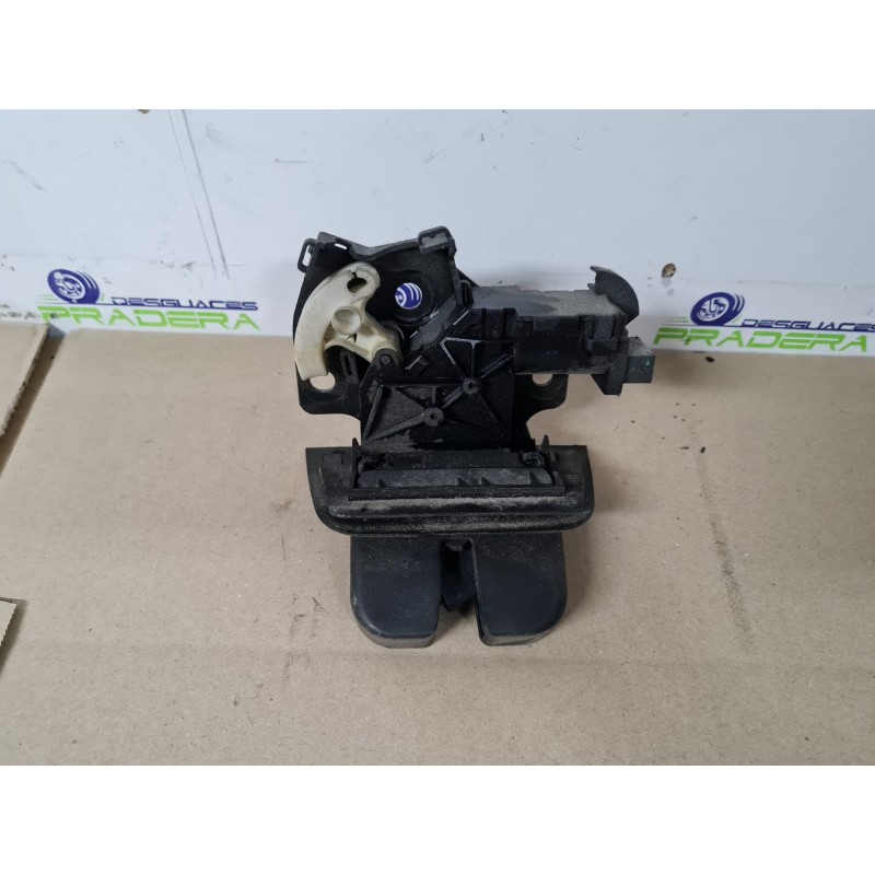 CERRADURA MALETERO / PORTON 8P4827505B 