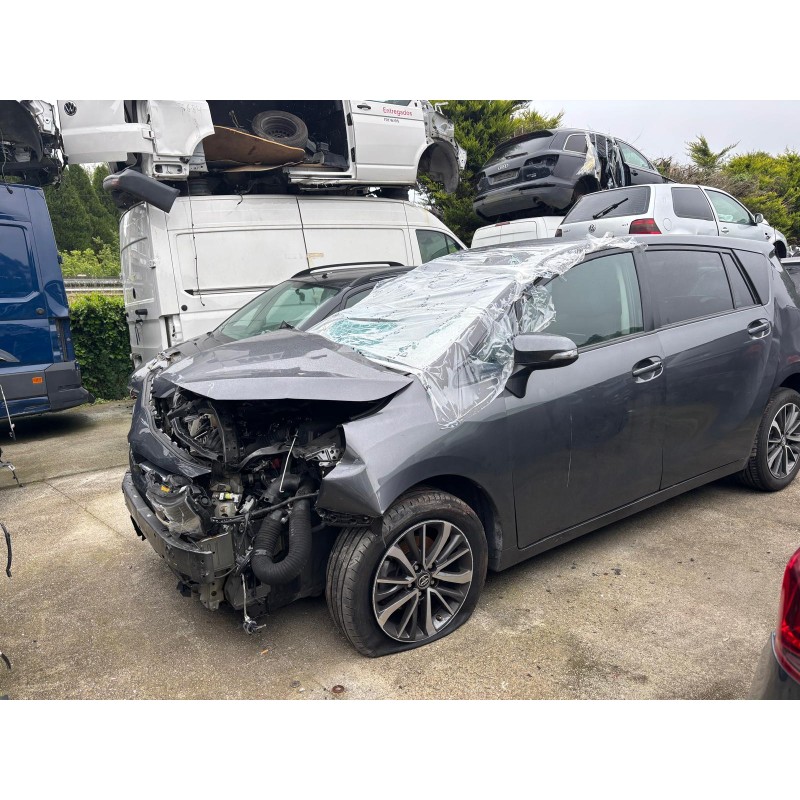toyota verso (_r2_) del año 2016