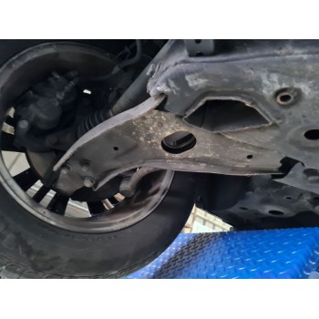 BRAZO SUSPENSION INFERIOR DELANTERO DERECHO 