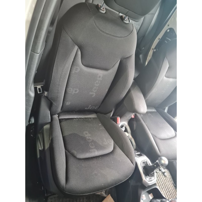 ASIENTO DELANTERO DERECHO 