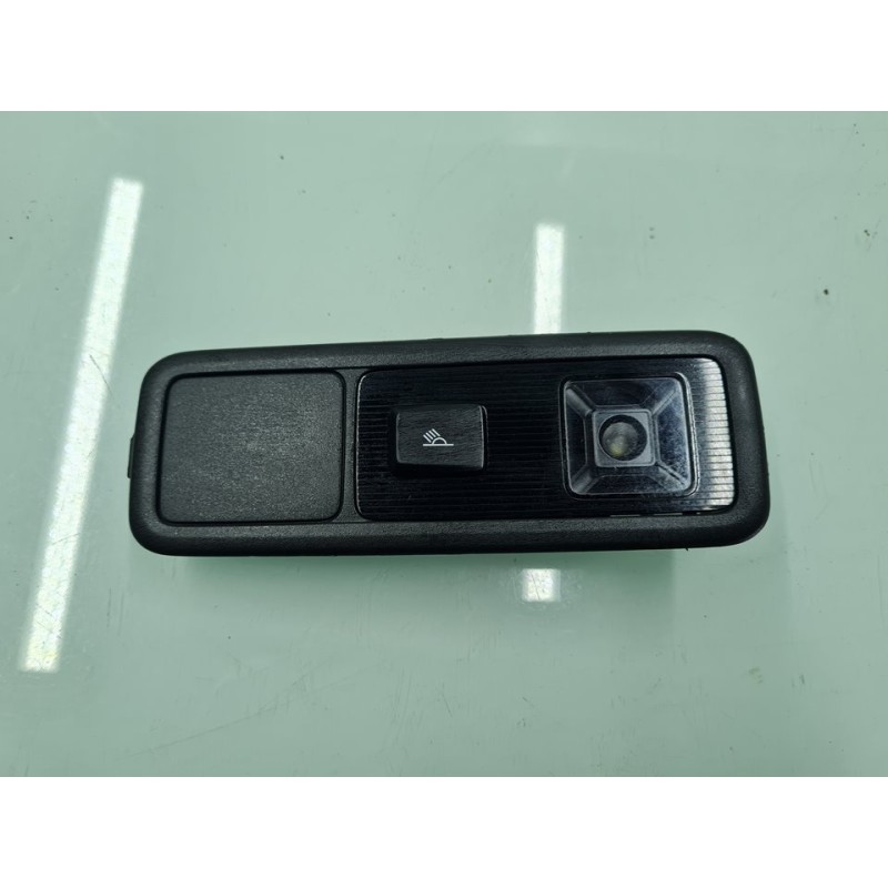 LUZ INTERIOR 5NA861137B 