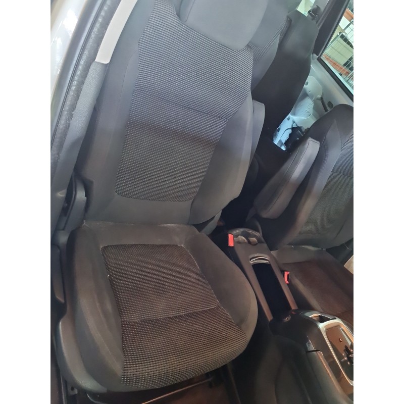 ASIENTO DELANTERO DERECHO 