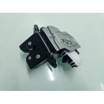 CERRADURA MALETERO / PORTON A8630 