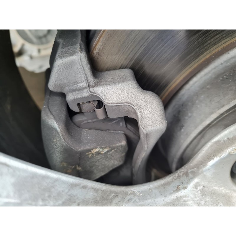 PINZA DE FRENO DELANTERA IZQUIERDA 
