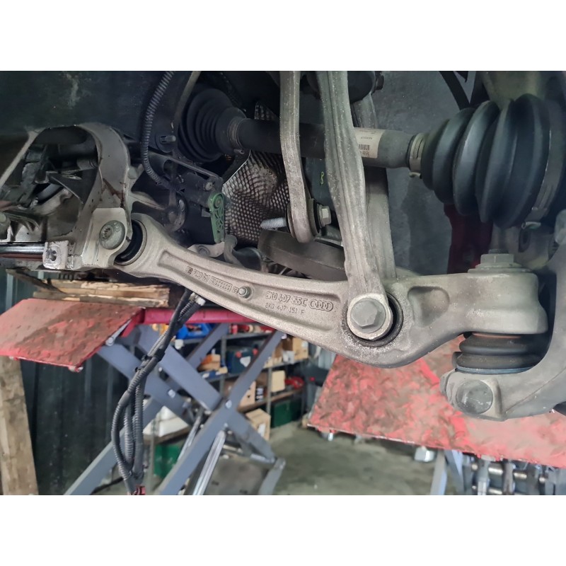 BRAZO SUSPENSION INFERIOR DELANTERO IZQUIERDO 8K0407155C 