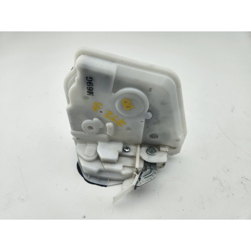 CERRADURA PUERTA DELANTERA DERECHA KB8N 