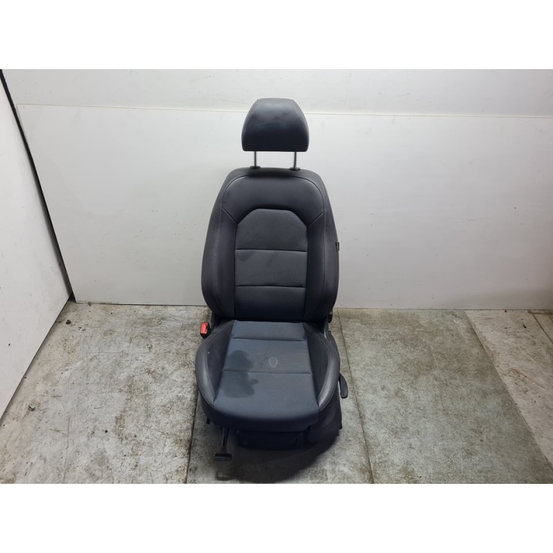 ASIENTO DELANTERO IZQUIERDO 