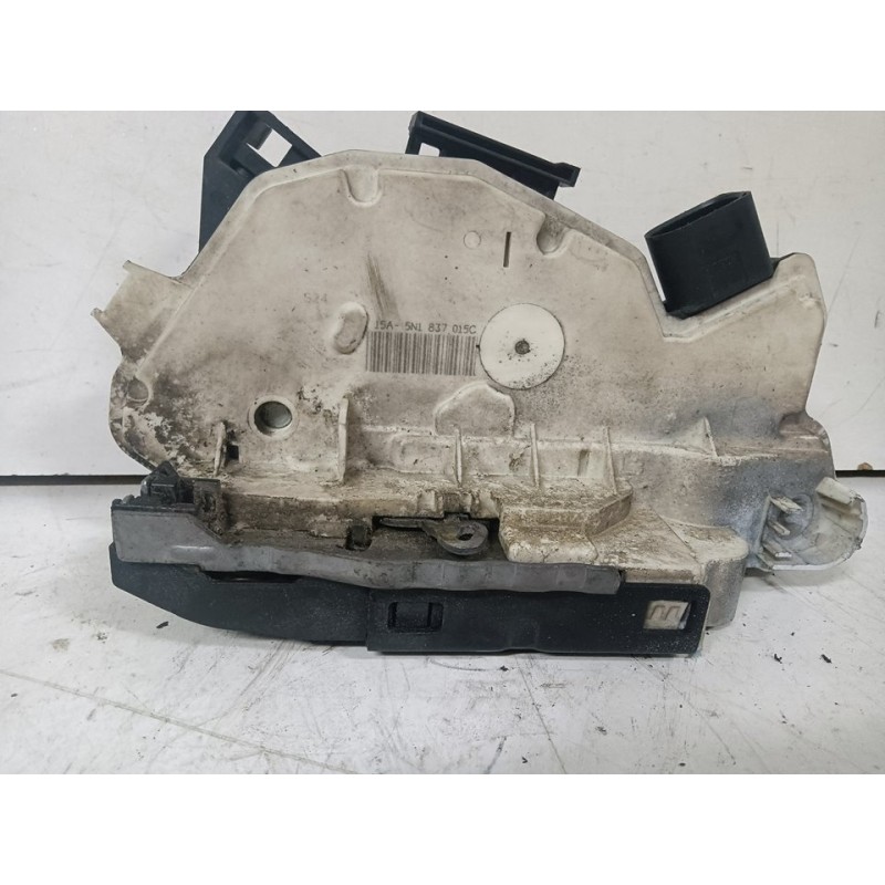 CERRADURA PUERTA DELANTERA IZQUIERDA 5N1837015C 