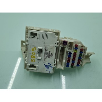 CAJA RELES / FUSIBLES 3677055L42 