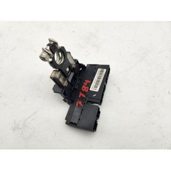 CAJA RELES / FUSIBLES 24011HV71C 
