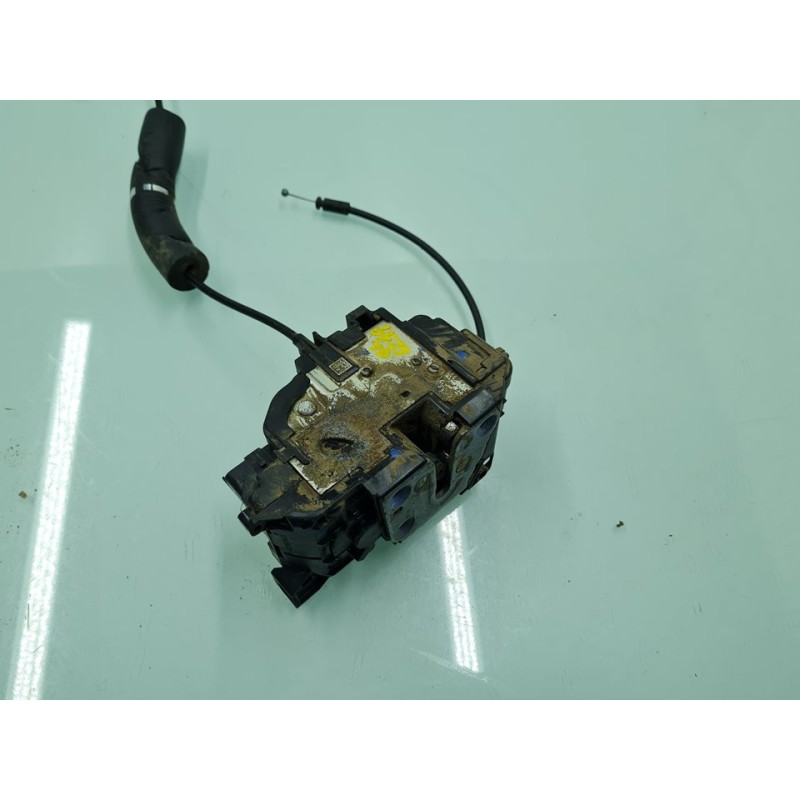 CERRADURA PUERTA TRASERA DERECHA 825020033R 
