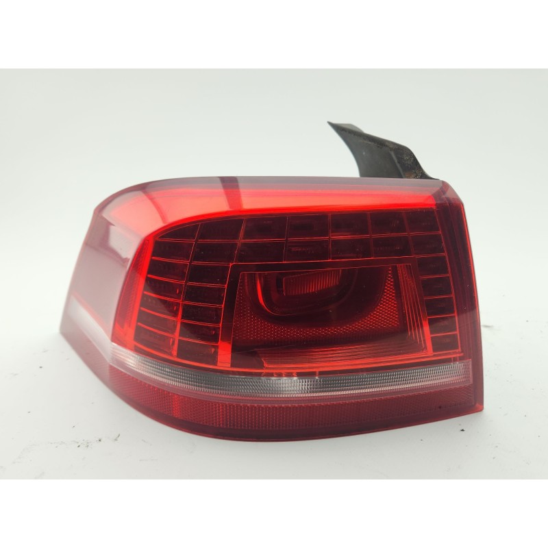 PILOTO TRASERO IZQUIERDO 3AE945207B 