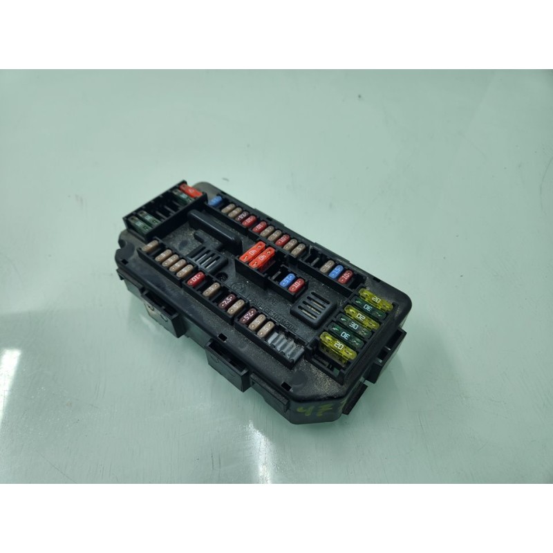 CAJA RELES / FUSIBLES 9337879 