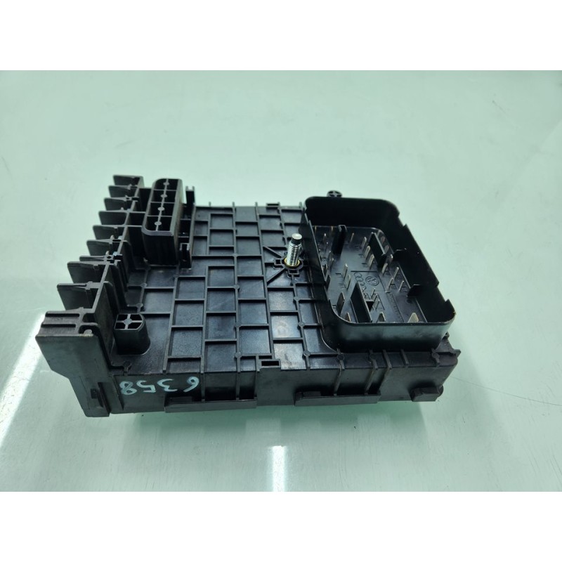 CAJA RELES / FUSIBLES 3C0937629 