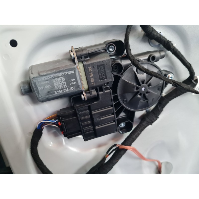 ELEVALUNAS DELANTERO DERECHO 2GM837462B 