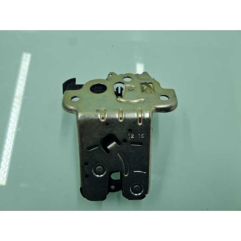 CERRADURA MALETERO / PORTON 8R0827505A 