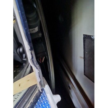 ELEVALUNAS TRASERO DERECHO 827203386R 