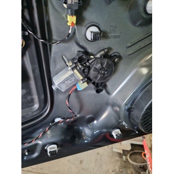 ELEVALUNAS DELANTERO IZQUIERDO 95B837461A 
