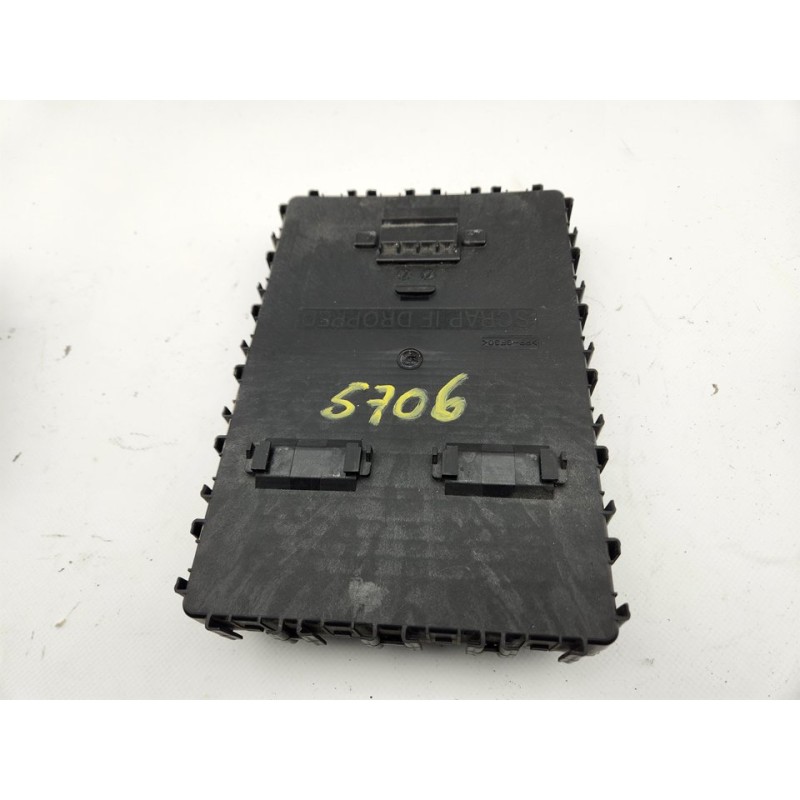 CAJA RELES / FUSIBLES HU5T15604ECL 