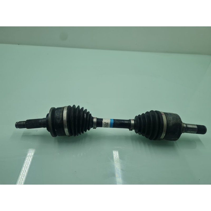 TRANSMISION DELANTERA IZQUIERDA JB3G3A427 
